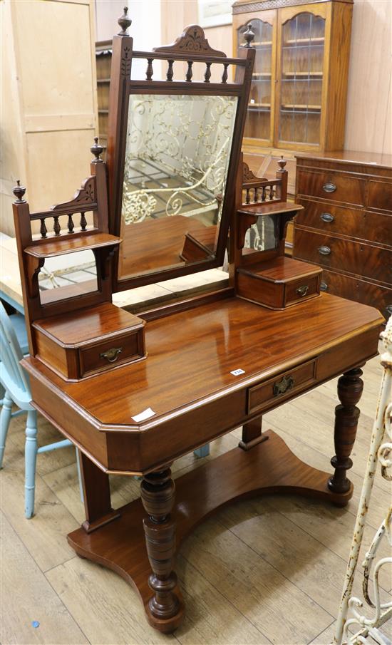 A late Victorian duchesse dressing table W.106cm